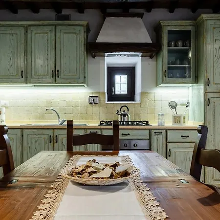 The Secret Garden - Pool, Garden And Parking Holiday home