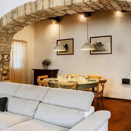 Vakantiehuis The Secret Garden - Pool, Garden&parking