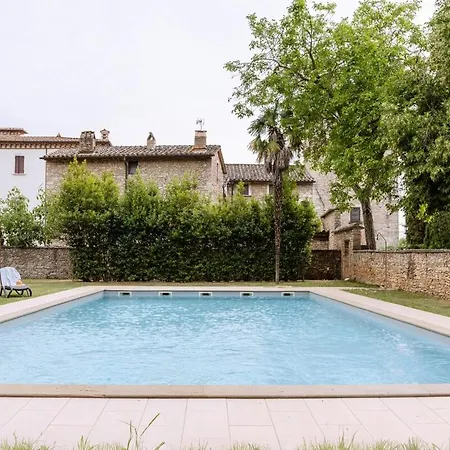 Holiday home The Secret Garden - Pool, Garden And Parking