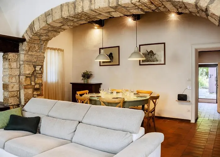 Ferienhaus The Secret Garden - Pool, Garden And Parking